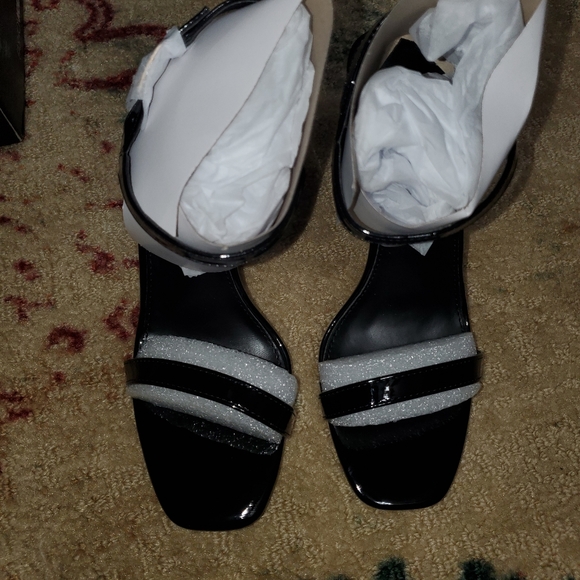 Womens Heels - Picture 5 of 7